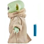 mattel-dolls-playsets-toy-figures-the-mandalorian-the-child-plush-and-tablet-baby-yoda-grogu-37618926289120 (1)