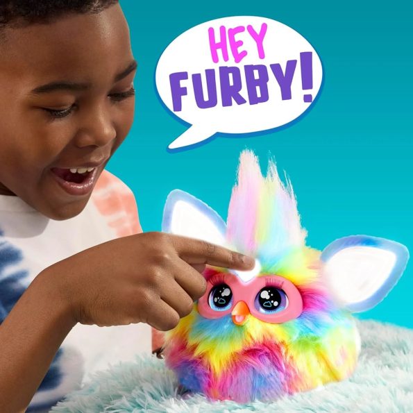 Furby Interactivo Tie Dye (en Español)