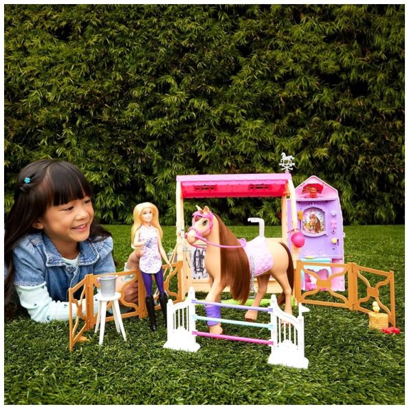 Barbie Mysteries Playset Ultimate Stable 360