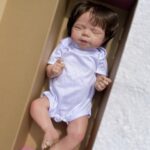 Bebe Reborn Pascal Recién Nacido Vinilo 55 cm PASCAL-BODY-BLANCO-2