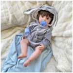 Bebe Reborn Liam Recién Nacido Vinilo 55 cm 2241A-FOTO5