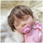 Bebe Reborn Peaches Recién Nacida Vinilo 55 cm 24122-FOTO4