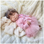 Bebe Reborn Peaches Recién Nacida Vinilo 55 cm 24122-FOTO4